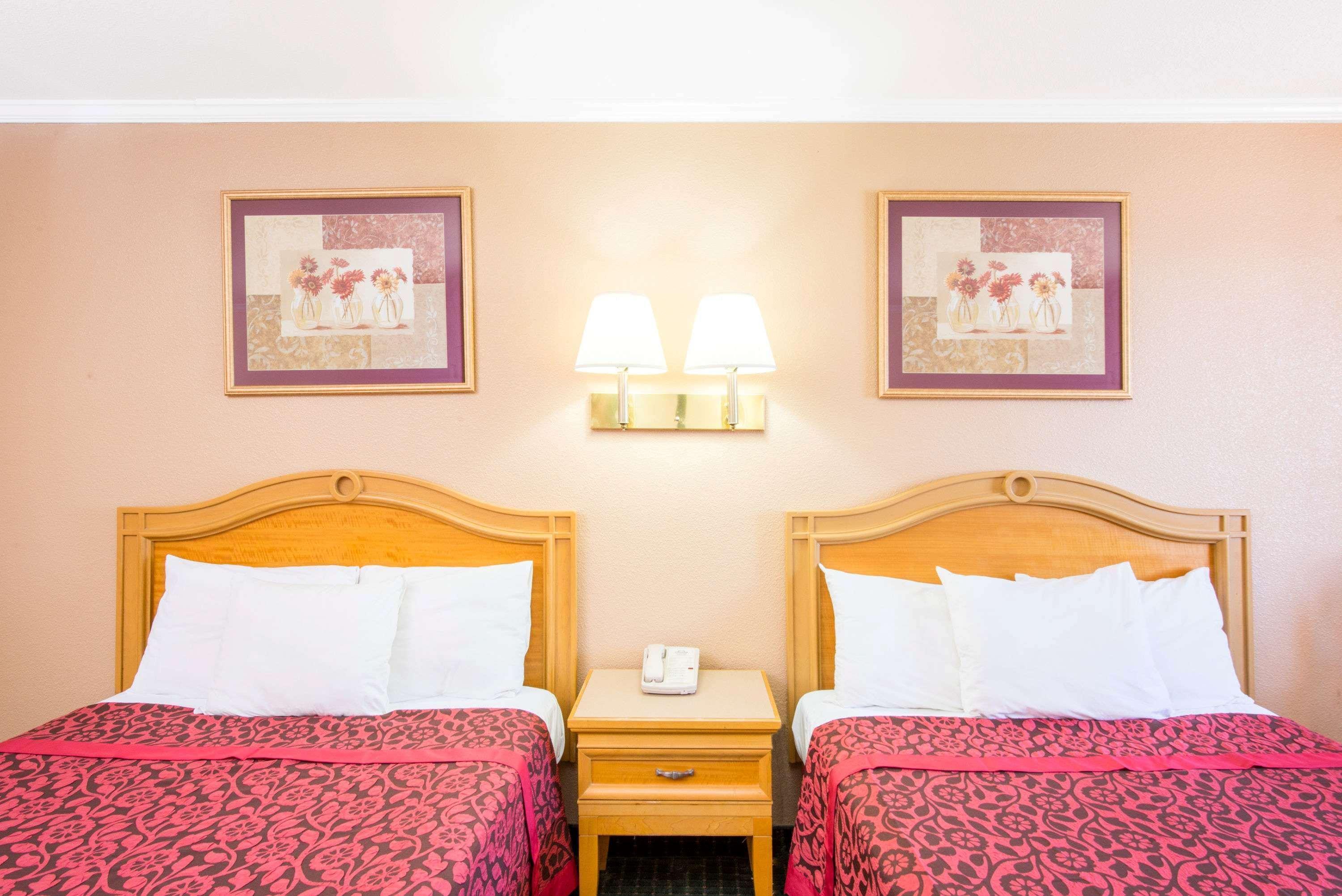 Days Inn By Wyndham Alamogordo White Sands Exteriör bild