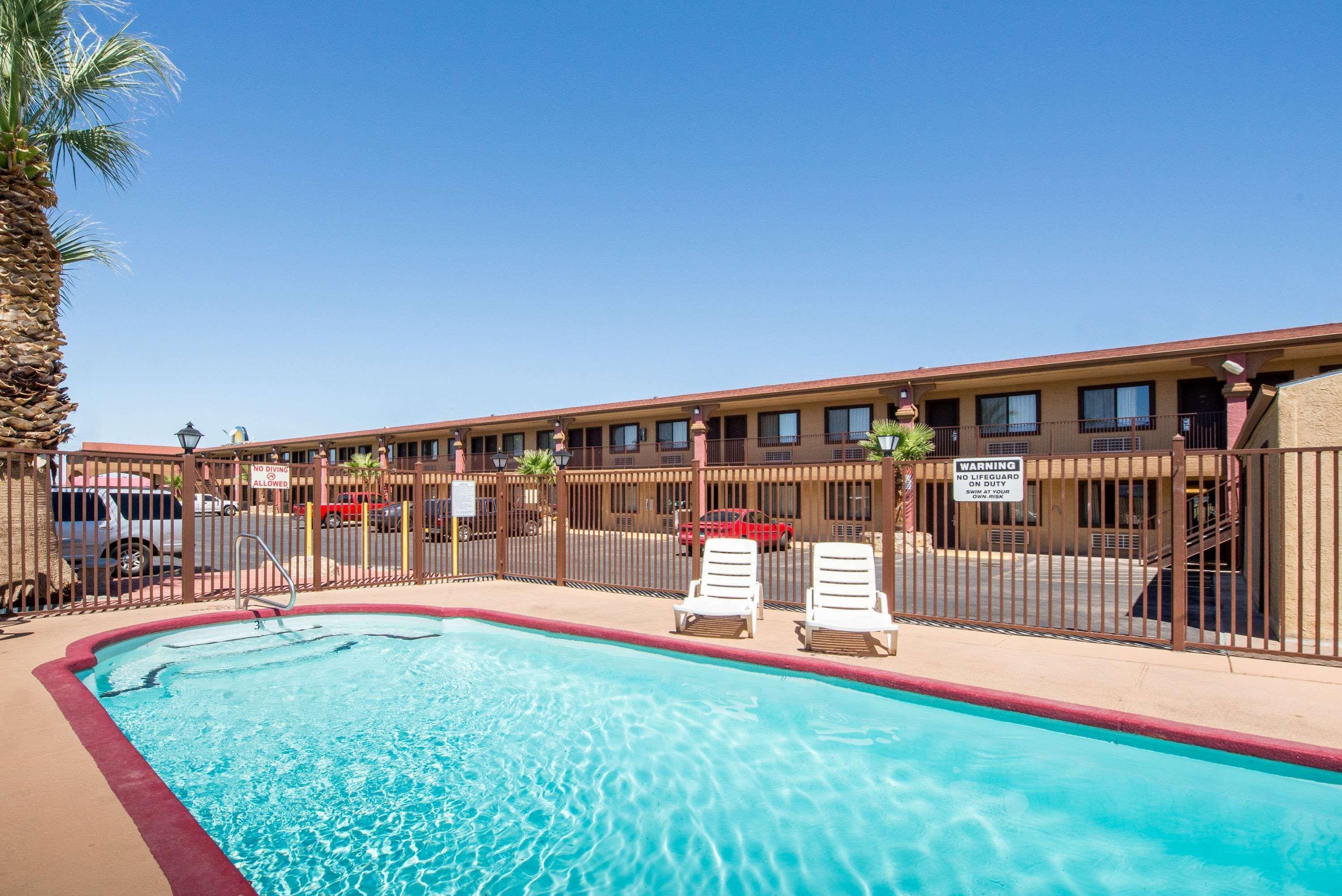 Days Inn By Wyndham Alamogordo White Sands Exteriör bild