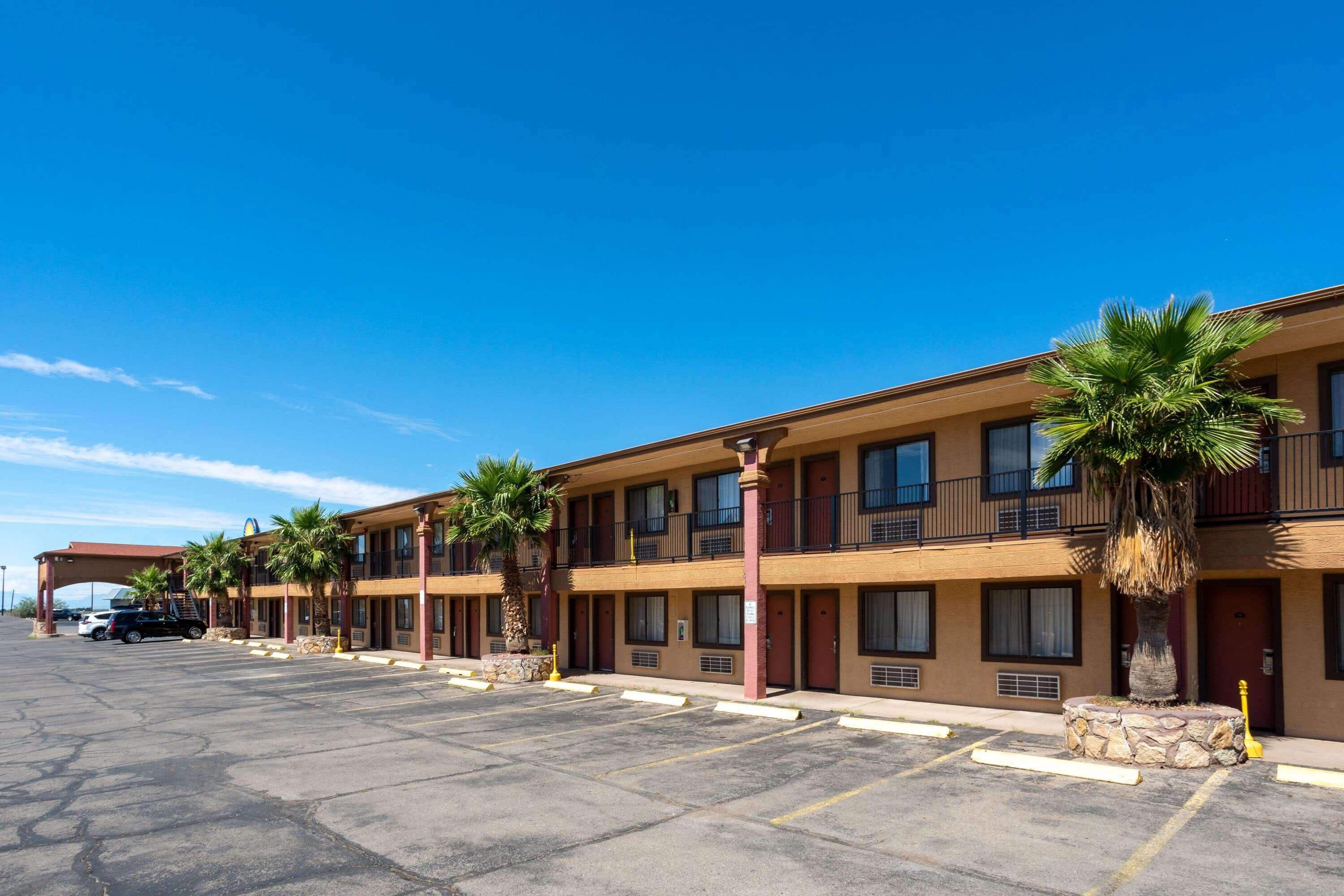 Days Inn By Wyndham Alamogordo White Sands Exteriör bild