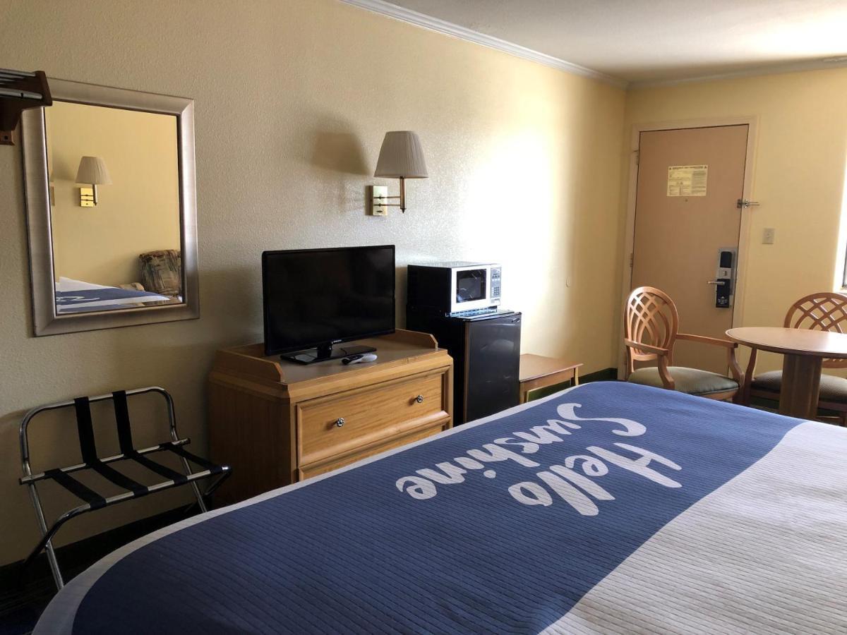 Days Inn By Wyndham Alamogordo White Sands Exteriör bild