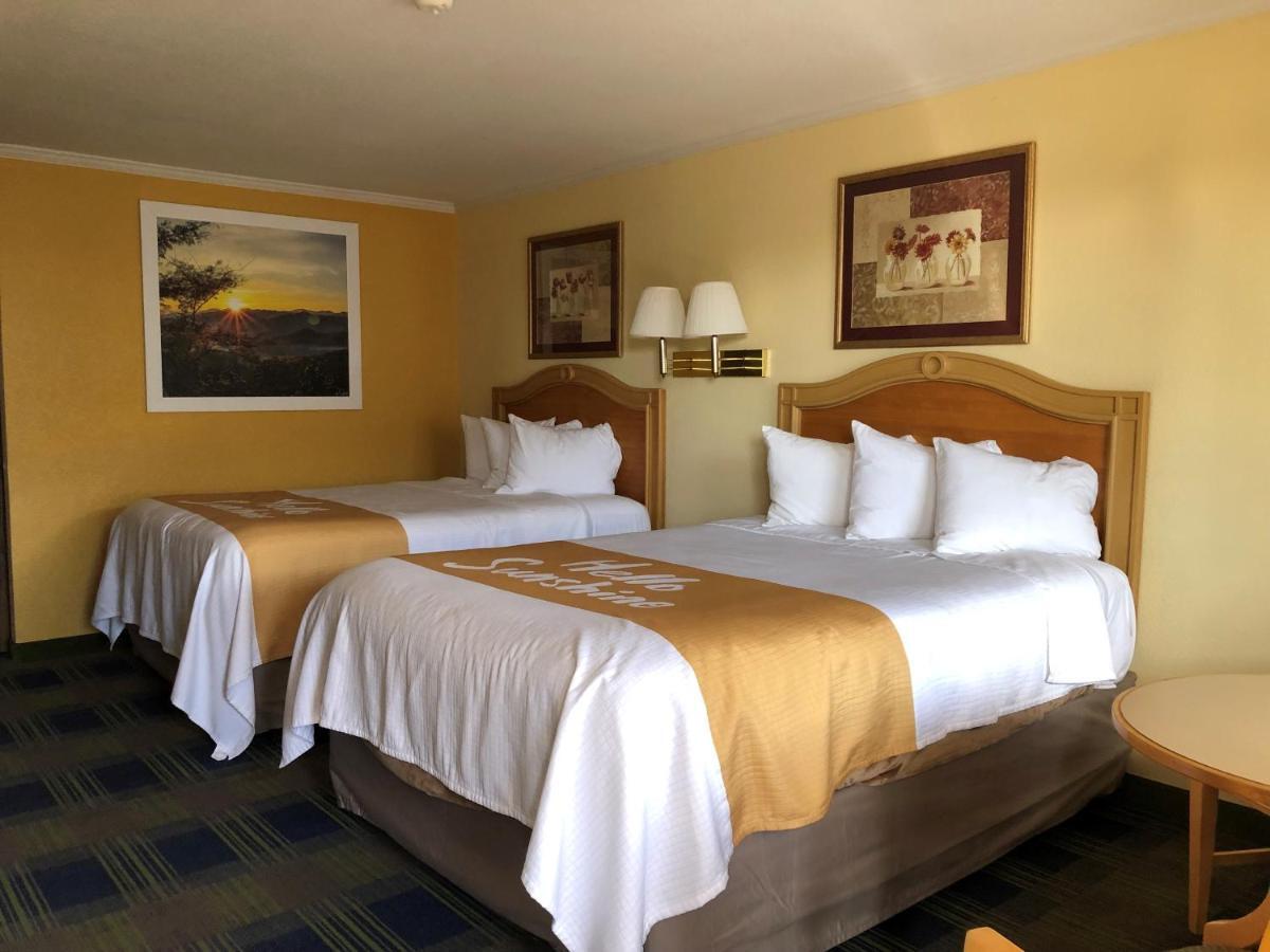 Days Inn By Wyndham Alamogordo White Sands Exteriör bild