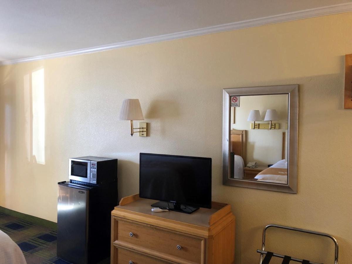 Days Inn By Wyndham Alamogordo White Sands Exteriör bild